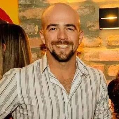 Luiz Machado’s avatar