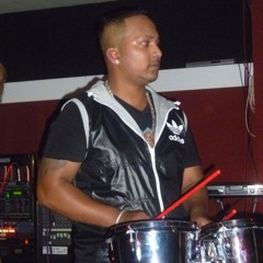 Roberto Lakhisaran26