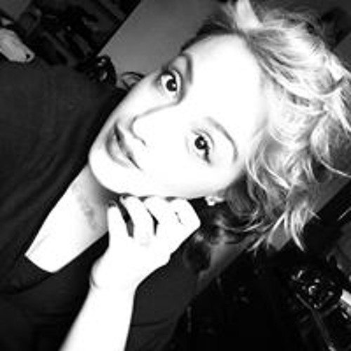 Juliaa Swanson’s avatar