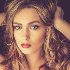 Chloe Lemon