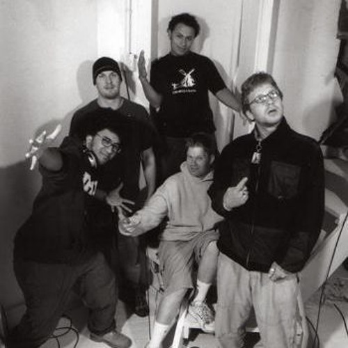 Stream KEEP IT MOVING LIVE by KUNGFUSION Listen online for free on