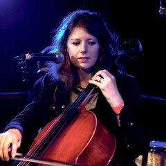 Vyvienne Long