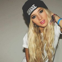 Kelly-That-Repost-Chick