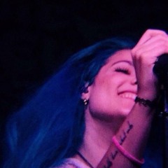 <3