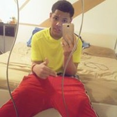 Renaurii Freesh Flores