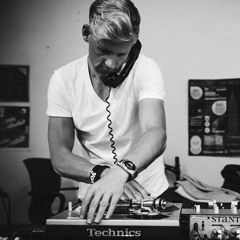 A Virtual Haircut in San Francisco (3 Scenes)