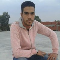 خالد عزه