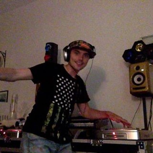 dj surpryse’s avatar