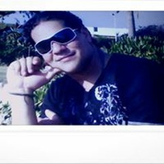ايمن الحناوي