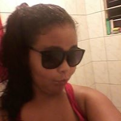Thayna Bueno’s avatar