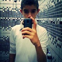 Álvaro Mello