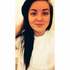 CaitlinHillhousee