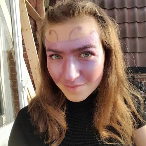 Sophie Nicholson’s avatar