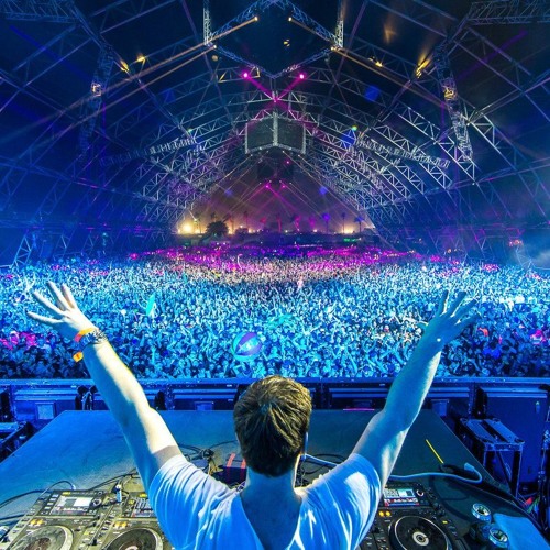 Stream Galo Plaza music Listen to songs, albums, playlists for free