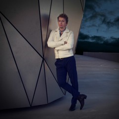 Daisy Lambert Backstage