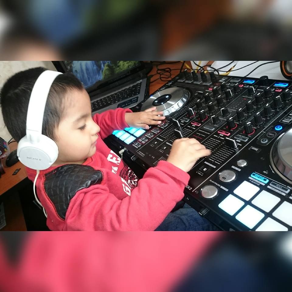 JUNIOR-DJ