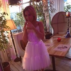 Анна Попова