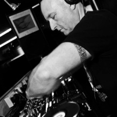 DJ Carl Aitch Hammond