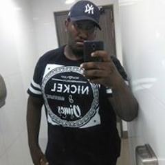 Amos Tom