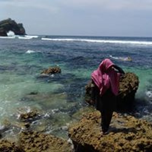 Stream Mia Amira Listen To Senyum Lagi Qierra Ft Mark Adam Playlist Online For Free On Soundcloud