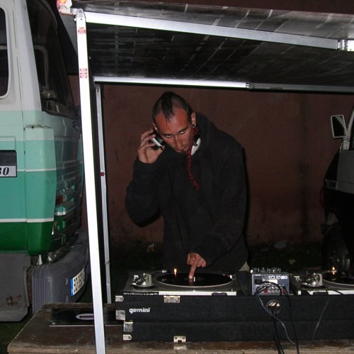 1-tekno mix set 01 oxymore dj 8-03-12.mp3