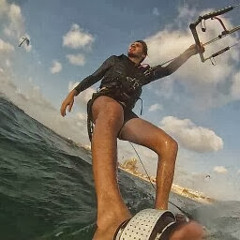 ‫גל אזולאי‬‎