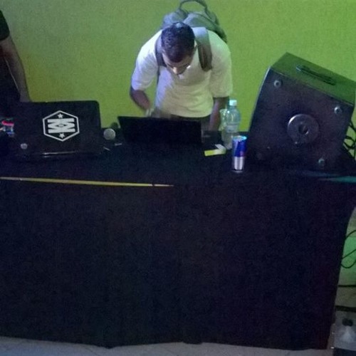 -MT-OS-TRALHA-LEVANDO-AS-TCHECA-A-LOUCURA-DJ-MATHEUS-DO-SALGUEIRO-DJ-PL-DE-SG-.mp3