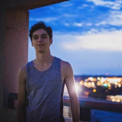 Santiago Elliott
