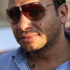 اتمني ان نتقاسم الضحكة والذكريات