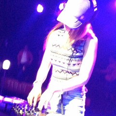 DJ v Una BeatMixx
