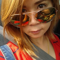 พลอยใหม่ โรจนสิริมงคล