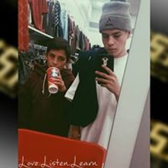 Elias MosstDopee Flores