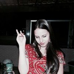 Lara Ferrari Plotegher