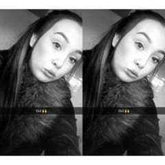 Chloe Groves