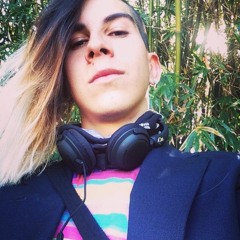 Danny is online