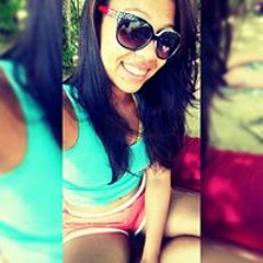 Tainá Santos
