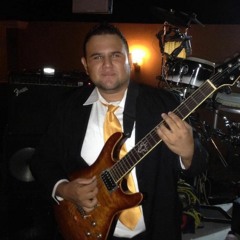 Oscar Antonio Rosas(Vocals)