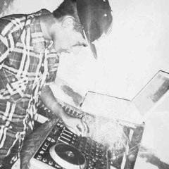 DJ Christian Ludeña