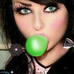 انا لمضه وبلسانين