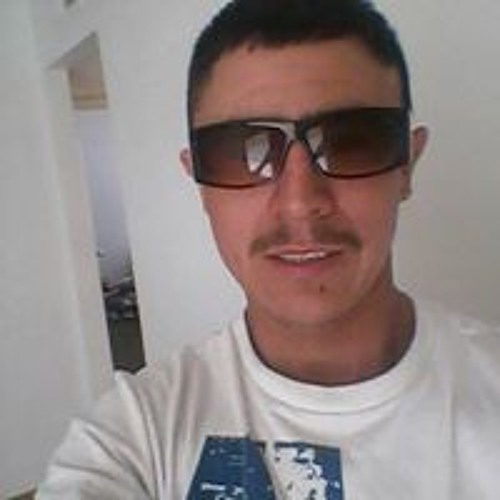 Oscar Rosales’s avatar