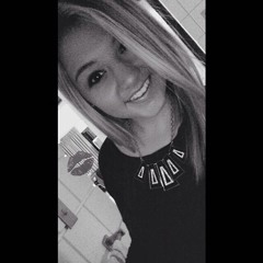 Chelsey Renee