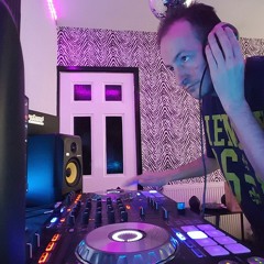 djchrissyb