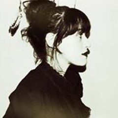 Yvette Moon-unit Yser