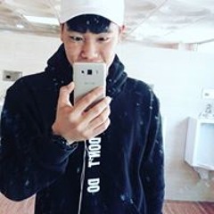 민관