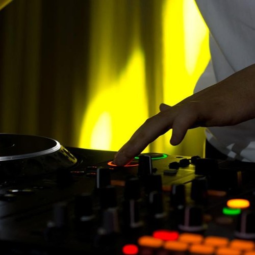 Stream DJ Traaxx! music | Listen to songs, albums, playlists for free ...