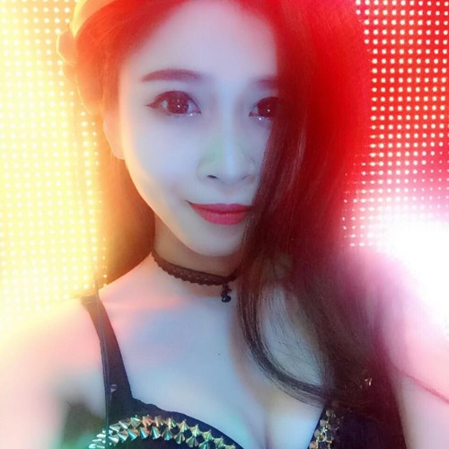 Lyn Trương’s avatar