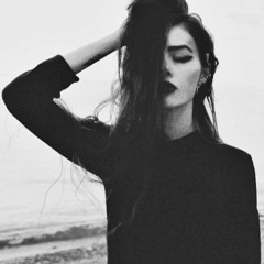 ☾