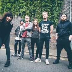 Everybody Looks Famous