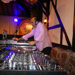 DJ VITOR BOMI