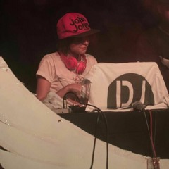 DJ D'Triks